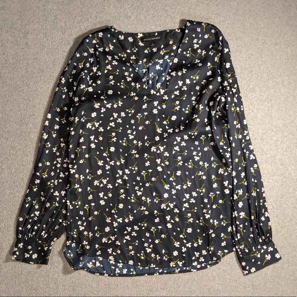 Banana Republic floral silk/satin blouse